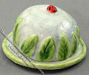 (image for) Covered Cake Platter