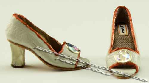 (image for) Miniature Leather Ladies Shoes by Judith Blondell for Dollhouses