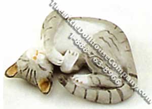 (image for) Dollhouse Scale Model Curled Up Gray Cat