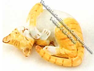 (image for) Dollhouse Scale Model Curled Up Orange Cat