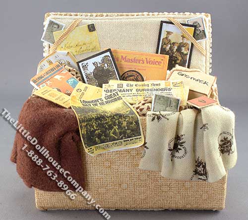 (image for) Miniature Historic Memory Box for Dollhouses